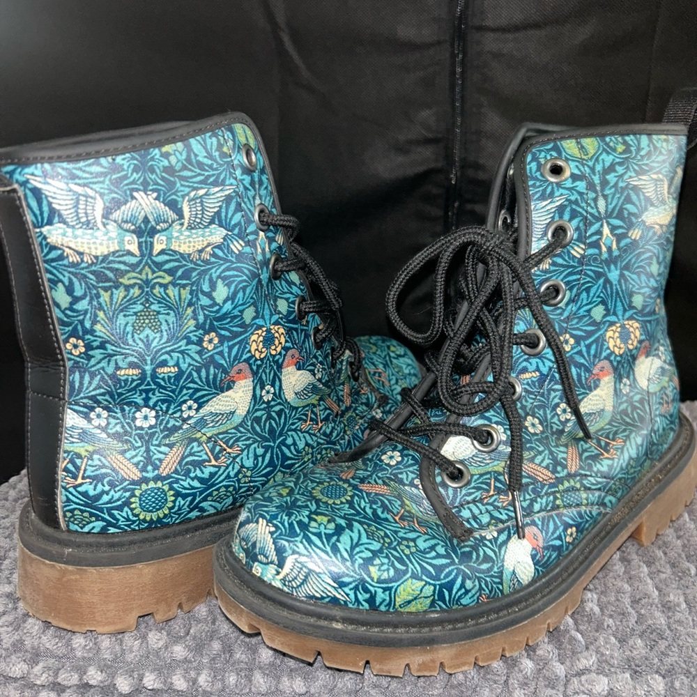 Women's Lace-Up Boots with Blue Pattern - Picture 5 of 7